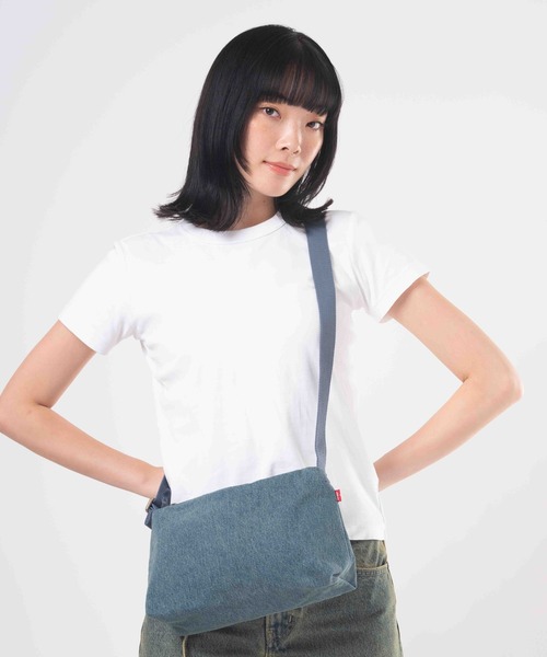 Levi's(リーバイス)の「Levi's/リーバイス スモール ショルダー バッグ(ショルダーバッグ・レディース・インディゴブルー・OS)」の1枚目の写真