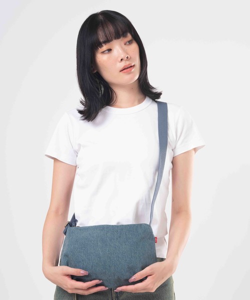 Levi's(リーバイス)の「Levi's/リーバイス スモール ショルダー バッグ(ショルダーバッグ・レディース・インディゴブルー・OS)」の2枚目の写真
