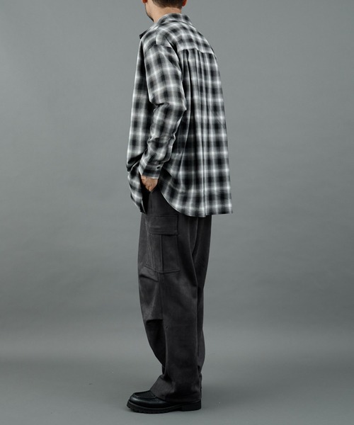 COLONY 2139（コロニートゥーワンスリーナイン）の「シンセティックスエードカーゴパンツ（カーゴパンツ・メンズ・チャコールグレー/アイボリー/ブラック/カーキ・MEDIUM/LARGE）」の10枚目の写真