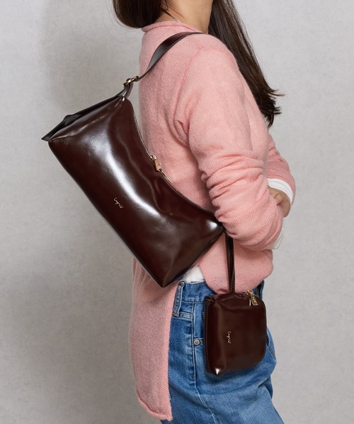 Ungrid（アングリッド）の「【Ungrid/アングリッド】　ポーチチャーム付　ワイドバックルベルト ワンハンドルショルダーバッグ（ショルダーバッグ・レディース・ブラック/ブラウン/アイボリー・FREE）」の9枚目の写真