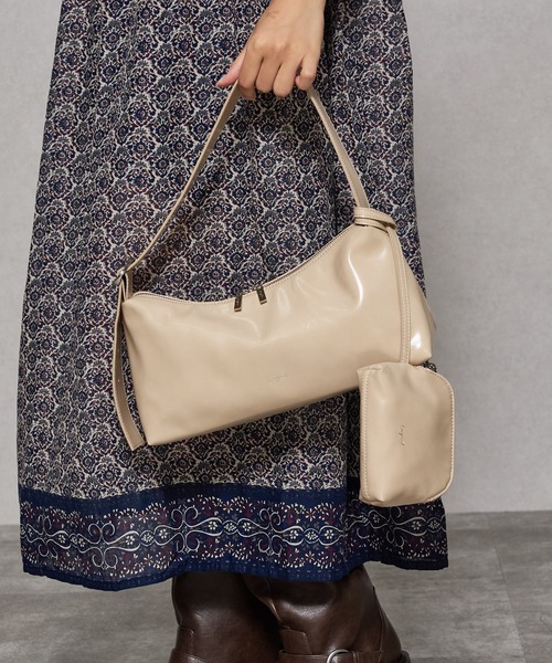 Ungrid（アングリッド）の「【Ungrid/アングリッド】　ポーチチャーム付　ワイドバックルベルト ワンハンドルショルダーバッグ（ショルダーバッグ・レディース・ブラック/ブラウン/アイボリー・FREE）」の6枚目の写真