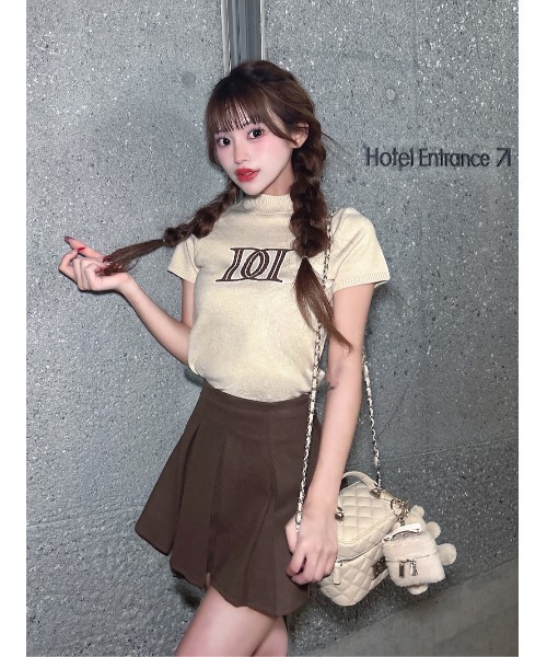 Darich(ダーリッチ)の「DDロゴベーシックニットトップス(ニット/セーター・レディース・レッド/グリーン/ベージュ/ネイビー/グレー・FREE)」の3枚目の写真