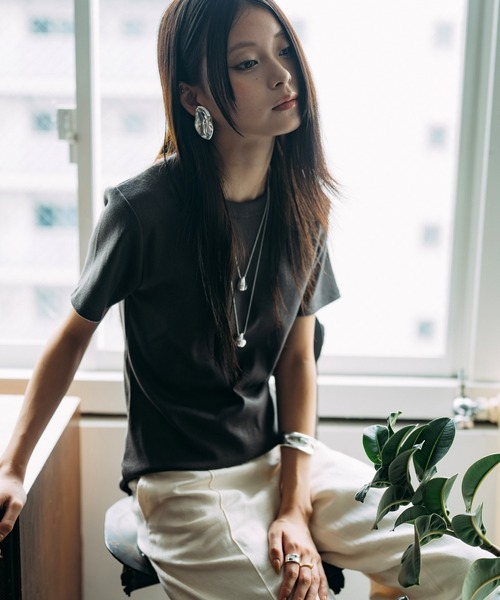 Nothing And Others(ナッシングアンドアザーズ)の「「Nothing And Others/ナッシングアンドアザーズ」Smooth Light Earrings(イヤリング・レディース・シルバー・FREE)」の7枚目の写真