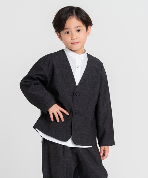 COMME CA ISM(コムサイズム)の「【WEB限定】ノーカラーセットアップスーツ(スーツセット・キッズ・ベージュ/ブラック・110cm/120cm/130cm/140cm/150cm/160cm)」の5枚目の写真
