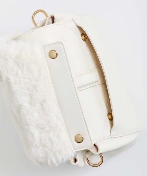 NOELA（ノエラ）の「ワンハンドル２ＷＡＹファーフラップバッグ（ハンドバッグ・レディース・オフホワイト/モカ・フリー）」の8枚目の写真