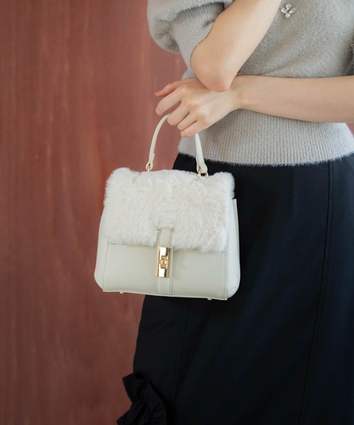 NOELA（ノエラ）の「ワンハンドル２ＷＡＹファーフラップバッグ（ハンドバッグ・レディース・オフホワイト/モカ・フリー）」の12枚目の写真