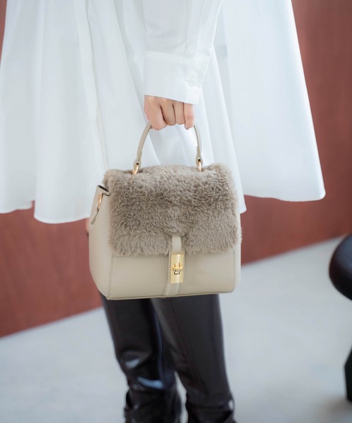 NOELA（ノエラ）の「ワンハンドル２ＷＡＹファーフラップバッグ（ハンドバッグ・レディース・オフホワイト/モカ・フリー）」の16枚目の写真