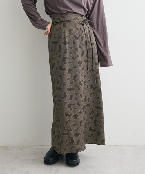 CRAFT STANDARD BOUTIQUE（クラフトスタンダードブティック）の「ヒョウ柄プリントIラインスカート（スカート・レディース・グレー/ベージュ・FREE）」の2枚目の写真