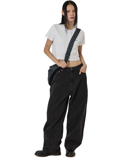 OY（オーワイ）の「『OY/オーワイ』STRIPE CURVE BAG/ストライプ カーブバッグ（ショルダーバッグ・レディース・ブラック・FREE）」の5枚目の写真