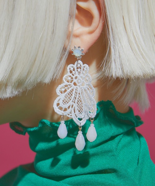 manana suerte(マニャーナスエルテ)の「レース×ビジューピアス(ピアス(両耳用)・レディース・ブラック/ホワイト・FREE)」の3枚目の写真