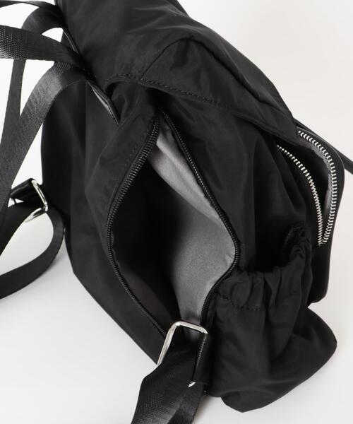 SENSE OF PLACE by URBAN RESEARCH(センスオブプレイスバイアーバンリサーチ)の「撥水マルチポケットナイロンリュック(バックパック/リュック・レディース・ブラウン/ブラック・ONE)」の3枚目の写真