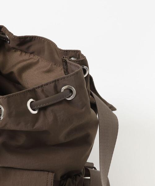 SENSE OF PLACE by URBAN RESEARCH(センスオブプレイスバイアーバンリサーチ)の「撥水マルチポケットナイロンリュック(バックパック/リュック・レディース・ブラウン/ブラック・ONE)」の11枚目の写真