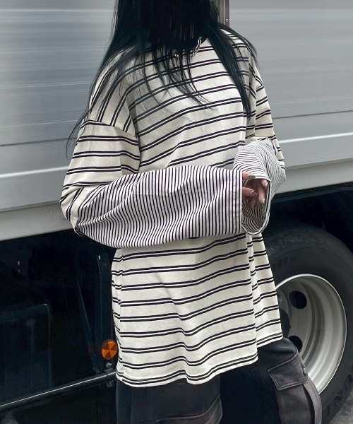 Chikashitsu +(チカシツプラス)の「【Chikashitsu +】oversized layered border washed long sleeve / 【チカシツプラス】オーバーサイズウォッシュドレイヤードボーダー長袖Tシャツ(Tシャツ/カットソー・メンズ・ホワイト/ブラック・ONE SIZE)」の4枚目の写真