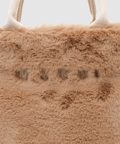 MARNI(マルニ)の「FUR FABRIC / ミニバスケットバッグ(ショルダーバッグ・レディース・ピンク/ベージュ・ONE SIZE)」の6枚目の写真