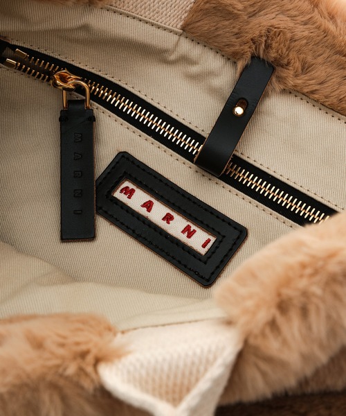 MARNI(マルニ)の「FUR FABRIC / ミニバスケットバッグ(ショルダーバッグ・レディース・ピンク/ベージュ・ONE SIZE)」の5枚目の写真