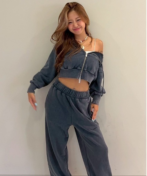 ROXY(ロキシー)の「YOLO PANTS /ロキシーロゴパッチワークウエストゴム裾ドローコードスウェットパンツ(スウェットパンツ・レディース・ブラック/グレー/ピンク・SMALL/MEDIUM/LARGE)」の22枚目の写真