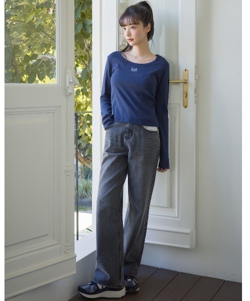 muahmuah(ムーアムーア)の「A'GEM/9 × .kom 『muah muah/ムーアムーア』 STITCH LOGO ROUND LONG SLEEVE/ラウンドネック ステッチ長袖Tシャツ(Tシャツ/カットソー・レディース・ネイビー/ホワイト/チャコールグレー/ブラック・FREE)」の8枚目の写真