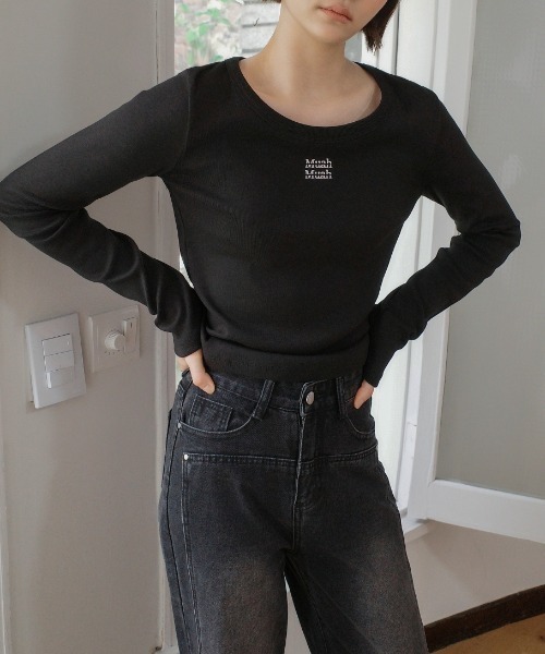 muahmuah(ムーアムーア)の「A'GEM/9 × .kom 『muah muah/ムーアムーア』 STITCH LOGO ROUND LONG SLEEVE/ラウンドネック ステッチ長袖Tシャツ(Tシャツ/カットソー・レディース・ネイビー/ホワイト/チャコールグレー/ブラック・FREE)」の16枚目の写真