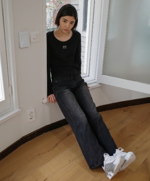 muahmuah(ムーアムーア)の「A'GEM/9 × .kom 『muah muah/ムーアムーア』 STITCH LOGO ROUND LONG SLEEVE/ラウンドネック ステッチ長袖Tシャツ(Tシャツ/カットソー・レディース・ネイビー/ホワイト/チャコールグレー/ブラック・FREE)」の20枚目の写真