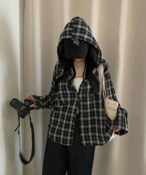 VIBGYOR(ヴィブジョー)の「【LAMPOON】オーバーサイズチェックシャツパーカー(パーカー・レディース・ブルー/グレー/ブラック/ホワイト・FREE)」の13枚目の写真