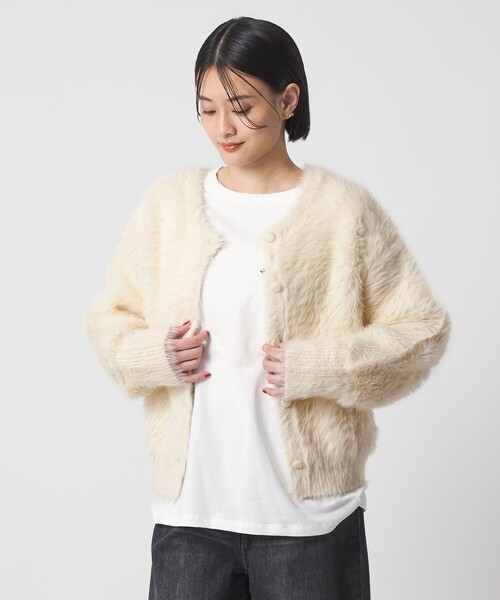 A DAY IN THE LIFE UNITED ARROWS(アデイインザライフユナイテッドアローズ)の「フェザーボリューム 2WAY カーディガン <A DAY IN THE LIFE>(カーディガン/ボレロ・レディース・オフホワイト/ベージュ/ダークグレー/ピンク・FREE)」の2枚目の写真