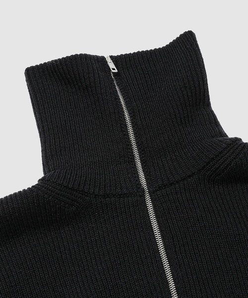 LEMAIRE(ルメール)の「HALF ZIP SWEATER(ニット/セーター・メンズ・ブラック・M/S)」の3枚目の写真