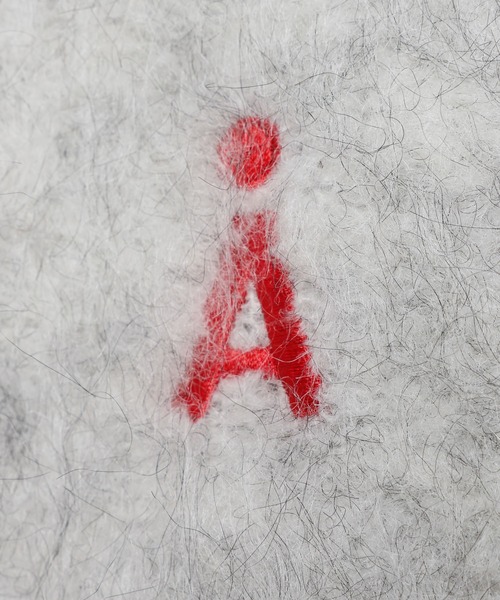 ALAND（エーランド）の「【UNISEX】ALAND／AロゴシャギーVネックプルオーバー（ニット/セーター・レディース・ライトベージュ/レッド/チャコール/ライトグレー・SMALL/LARGE）」の16枚目の写真