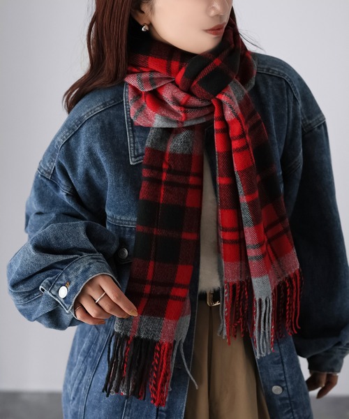 Riberry（リベリー）の「【静電気防止】チェック柄大判マフラー（マフラー・レディース・グリーン/レッド・FREE）」の8枚目の写真