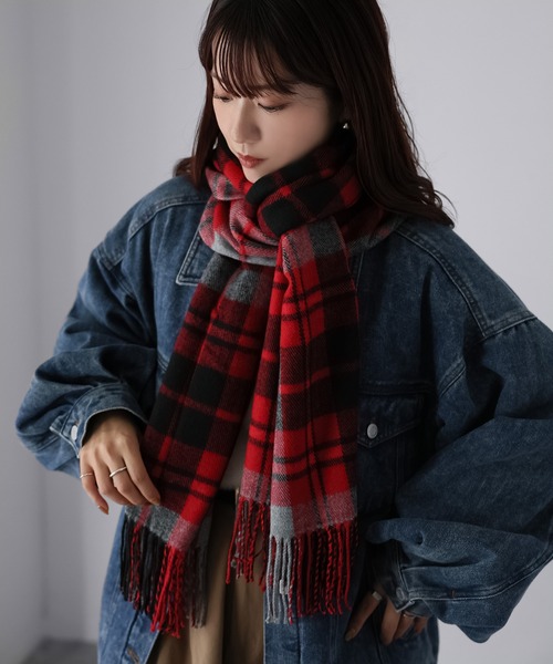 Riberry（リベリー）の「【静電気防止】チェック柄大判マフラー（マフラー・レディース・グリーン/レッド・FREE）」の6枚目の写真