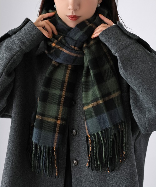 Riberry（リベリー）の「【静電気防止】チェック柄大判マフラー（マフラー・レディース・グリーン/レッド・FREE）」の5枚目の写真