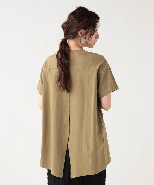 BEAMS HEART(ビームスハート)の「バック スリット プルオーバー(Tシャツ/カットソー・レディース・カーキ/ブラック/オフホワイト・FREE)」の8枚目の写真