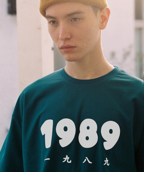 CONICHIWA BONJOUR(コンニチハボンジュール)の「1989 Tシャツ(グリーン)(Tシャツ/カットソー・メンズ・その他・SMALL/MEDIUM)」の1枚目の写真