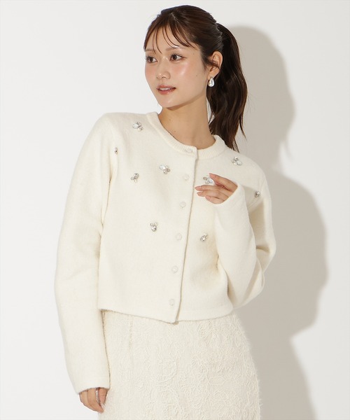 AND COUTURE(アンドクチュール)の「ビジュー付きニットカーディガン(カーディガン/ボレロ・レディース・ライトグレー/ピンク/ホワイト/チャコールグレー・FREE)」の1枚目の写真