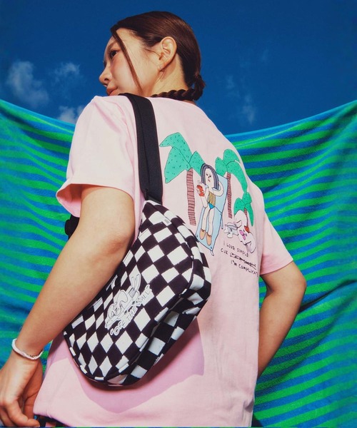 VANS（バンズ）の「RIROO RABBIT ショルダーバッグ / RABBIT CHECK HOBO BAG MARSH BL VN000QF8FBA1（ショルダーバッグ・メンズ・ブラック×ホワイト・ONE SIZE）」の3枚目の写真