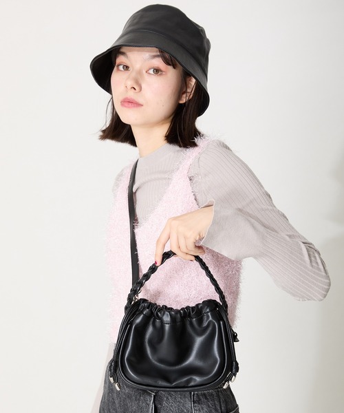 MISCH MASCH(ミッシュマッシュ)の「編み込みハンドバッグ(ハンドバッグ・レディース・ブラック/ブルー/シルバー・フリ-)」の7枚目の写真