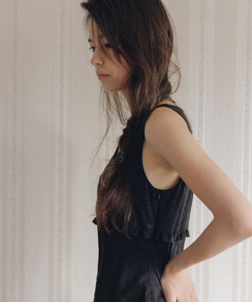 ANDNEEDS(アンドニーズ)の「Veta suede frill dress (black)(ワンピース・レディース・その他・MEDIUM/SMALL)」の4枚目の写真