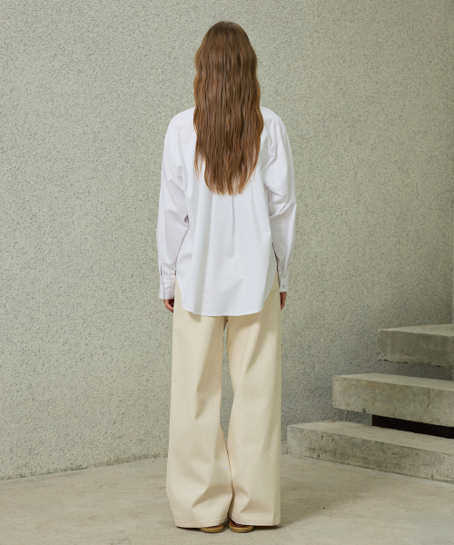 ARI(アリ)の「BRIGHT OVERSIZED SHIRT / WHITE(シャツ/ブラウス・レディース・ホワイト・FREE)」の4枚目の写真