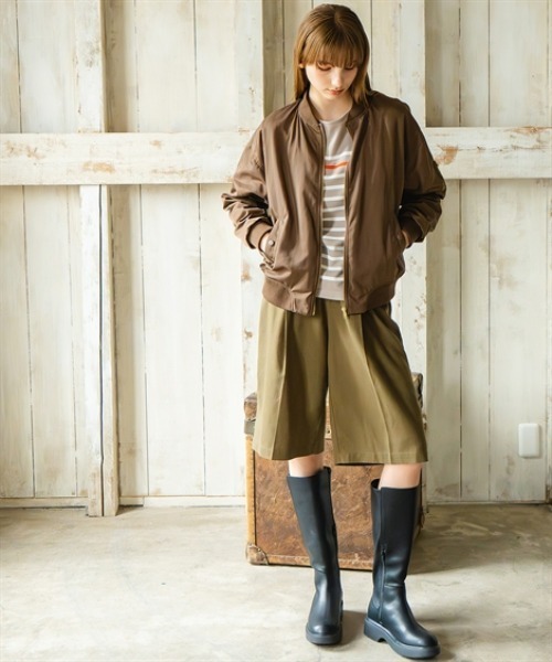 Maison INNESS(メゾンアイネス)の「エフォートレスMA-1ボンバージャケット(はっ水)(MA-1・レディース・ライトカーキ/スモークピンク/ブラック/ブラウン・S~M/L~LL/3L~4L/5L~6L)」の9枚目の写真