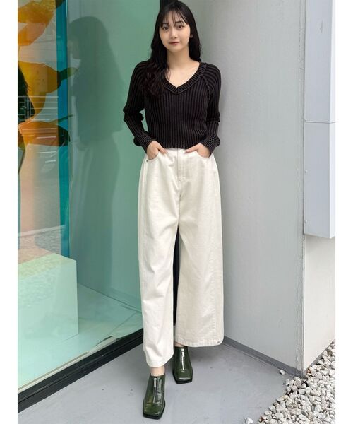 MURUA（ムルーア）の「ブリーチVネッククロップドニット（ニット/セーター・レディース・ブラック/ブルー/ベージュ・FREE）」の22枚目の写真