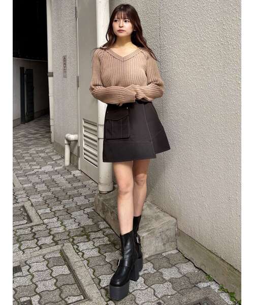 MURUA（ムルーア）の「ブリーチVネッククロップドニット（ニット/セーター・レディース・ブラック/ブルー/ベージュ・FREE）」の18枚目の写真