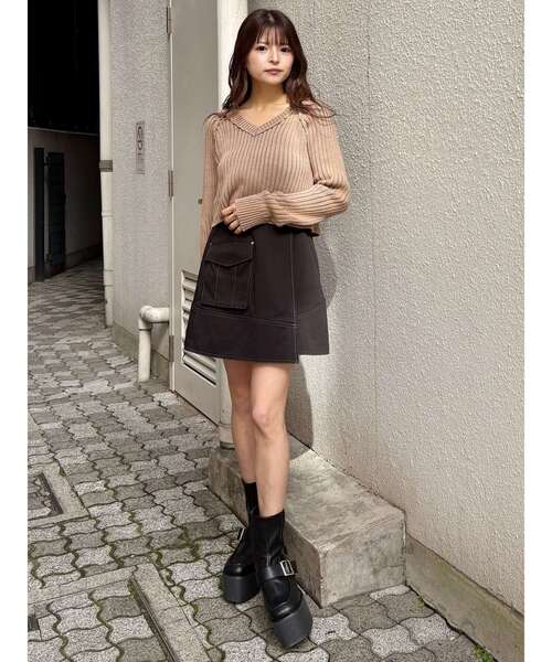 MURUA（ムルーア）の「ブリーチVネッククロップドニット（ニット/セーター・レディース・ブラック/ブルー/ベージュ・FREE）」の17枚目の写真