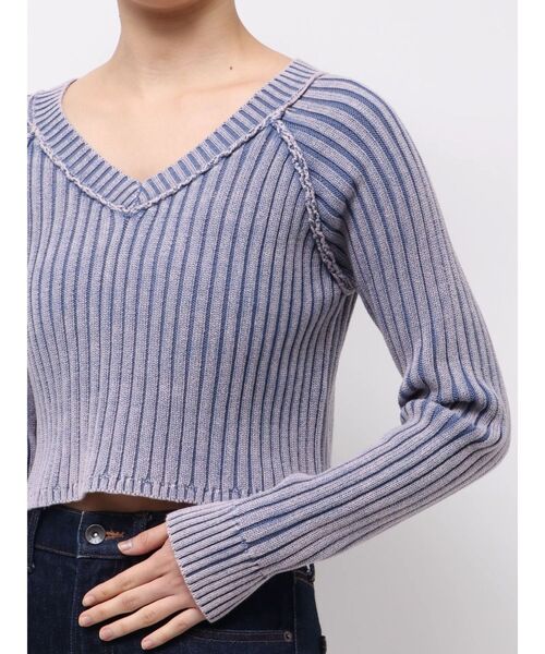 MURUA（ムルーア）の「ブリーチVネッククロップドニット（ニット/セーター・レディース・ブラック/ブルー/ベージュ・FREE）」の6枚目の写真