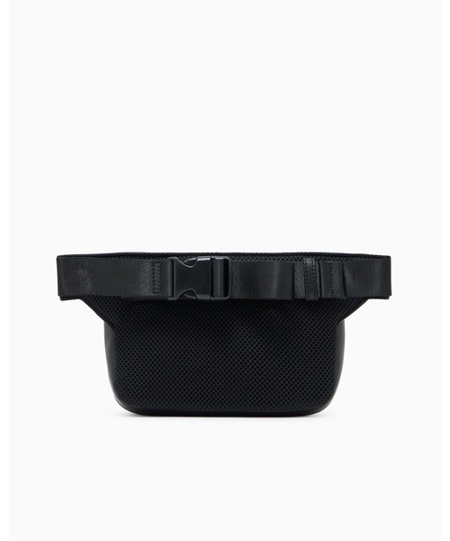 ARMANI EXCHANGE(アルマーニエクスチェンジ)の「【A|X アルマーニ エクスチェンジ】<オンライン限定>AXロゴ ボディバッグ/ウエストバッグ(ボディバッグ/ウエストポーチ・メンズ・ブラック・FREE)」の4枚目の写真