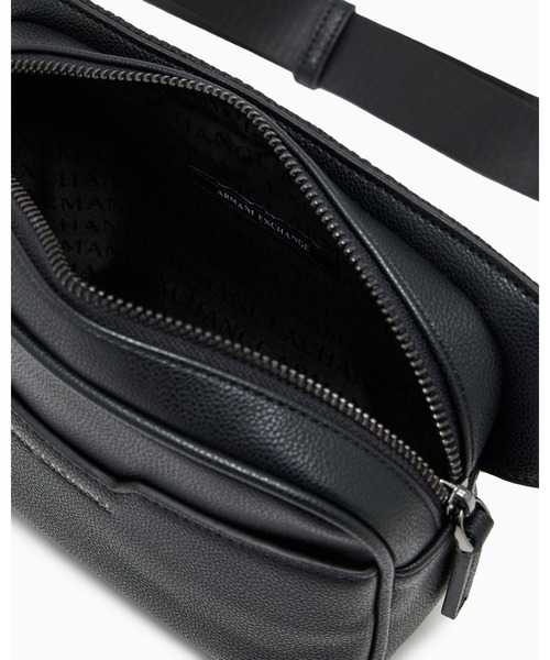 ARMANI EXCHANGE(アルマーニエクスチェンジ)の「【A|X アルマーニ エクスチェンジ】<オンライン限定>AXロゴ ボディバッグ/ウエストバッグ(ボディバッグ/ウエストポーチ・メンズ・ブラック・FREE)」の5枚目の写真