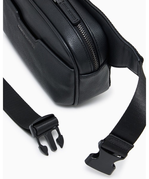 ARMANI EXCHANGE(アルマーニエクスチェンジ)の「【A|X アルマーニ エクスチェンジ】<オンライン限定>AXロゴ ボディバッグ/ウエストバッグ(ボディバッグ/ウエストポーチ・メンズ・ブラック・FREE)」の6枚目の写真