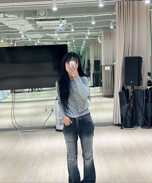 SYNERJYN（シナジン）の「CARGO PAINTING DENIM PANTS BLACK（デニムパンツ・レディース・その他・SMALL/LARGE/MEDIUM）」の10枚目の写真