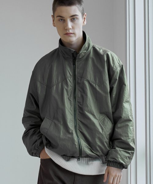 BALLUTE(バリュート)の「WESTERN HIGH NECK BLOUSON (OLIVE GROSSY)(ナイロンジャケット・メンズ・その他・MEDIUM/LARGE)」の1枚目の写真