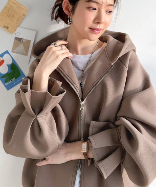 classicalelf（クラシカルエルフ）の「ふんわり、ゆったり、袖にキュン♪ダブルジップキャンディスリーブマシュマロダンボールパーカー（パーカー・レディース・ベージュ/モカ/ブラック・LARGE/X-LARGE/SMALL/MEDIUM）」の17枚目の写真