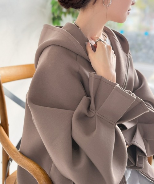 classicalelf（クラシカルエルフ）の「ふんわり、ゆったり、袖にキュン♪ダブルジップキャンディスリーブマシュマロダンボールパーカー（パーカー・レディース・ベージュ/モカ/ブラック・LARGE/X-LARGE/SMALL/MEDIUM）」の14枚目の写真