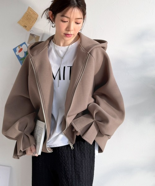 classicalelf（クラシカルエルフ）の「ふんわり、ゆったり、袖にキュン♪ダブルジップキャンディスリーブマシュマロダンボールパーカー（パーカー・レディース・ベージュ/モカ/ブラック・LARGE/X-LARGE/SMALL/MEDIUM）」の22枚目の写真
